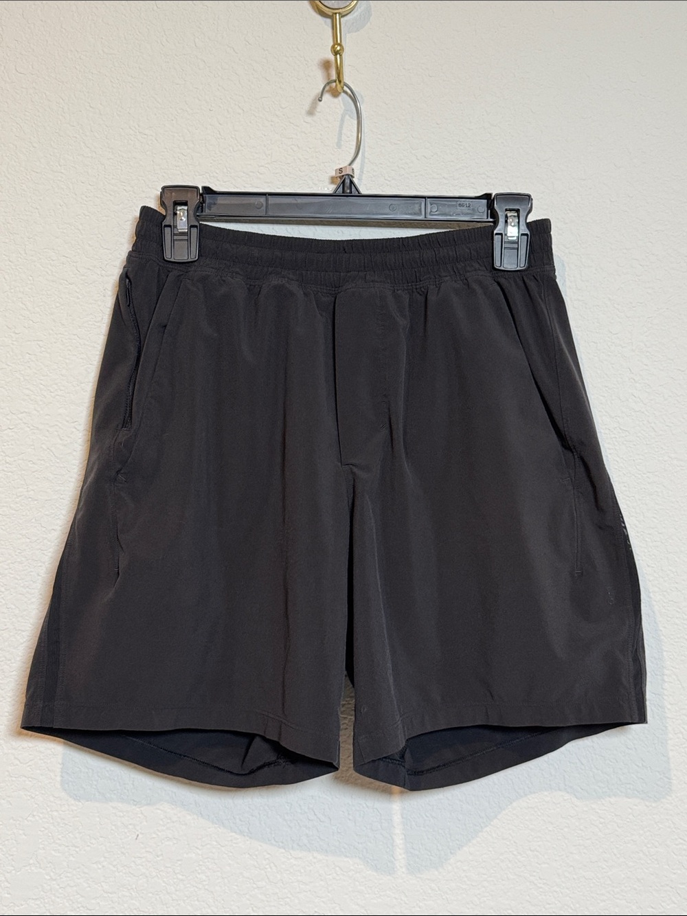 Lululemon Men's Black Athletic Shorts Size Small